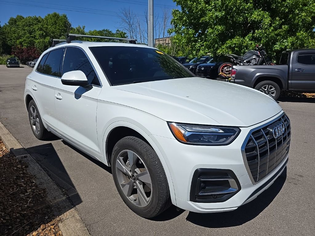 2023 Audi Q5 40 Premium Plus's photo