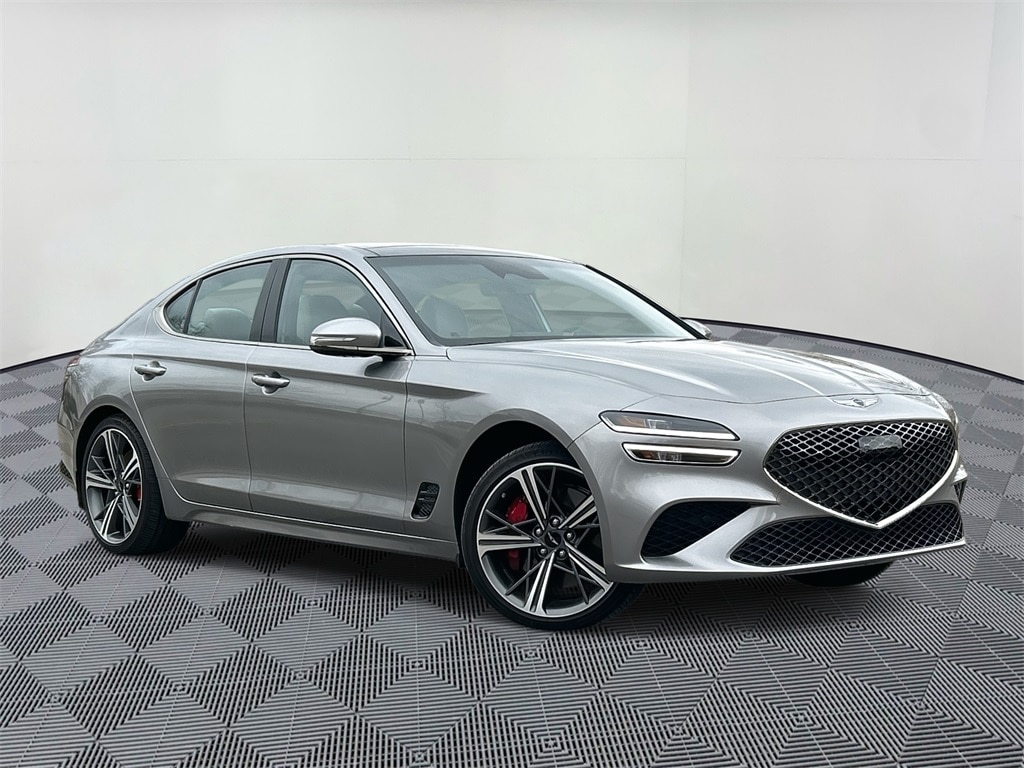 2025 GENESIS G70 Standard's photo