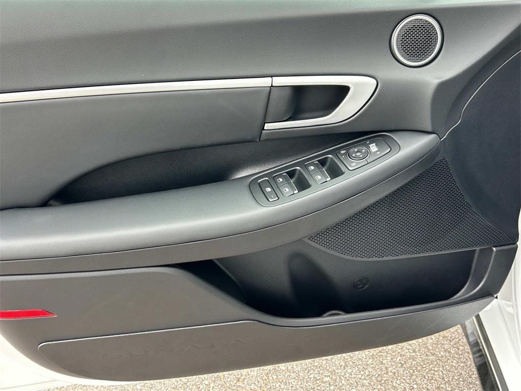 2025 Hyundai Sonata Hybrid SEL - Photo 16