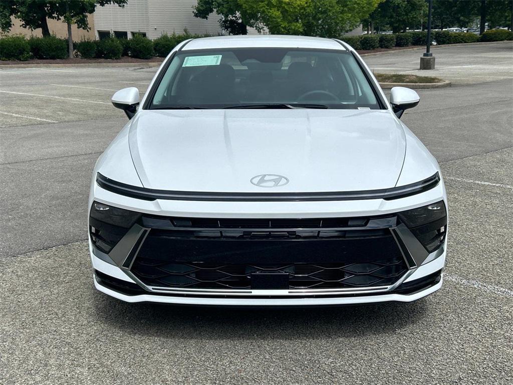 2025 Hyundai Sonata SEL photo 2