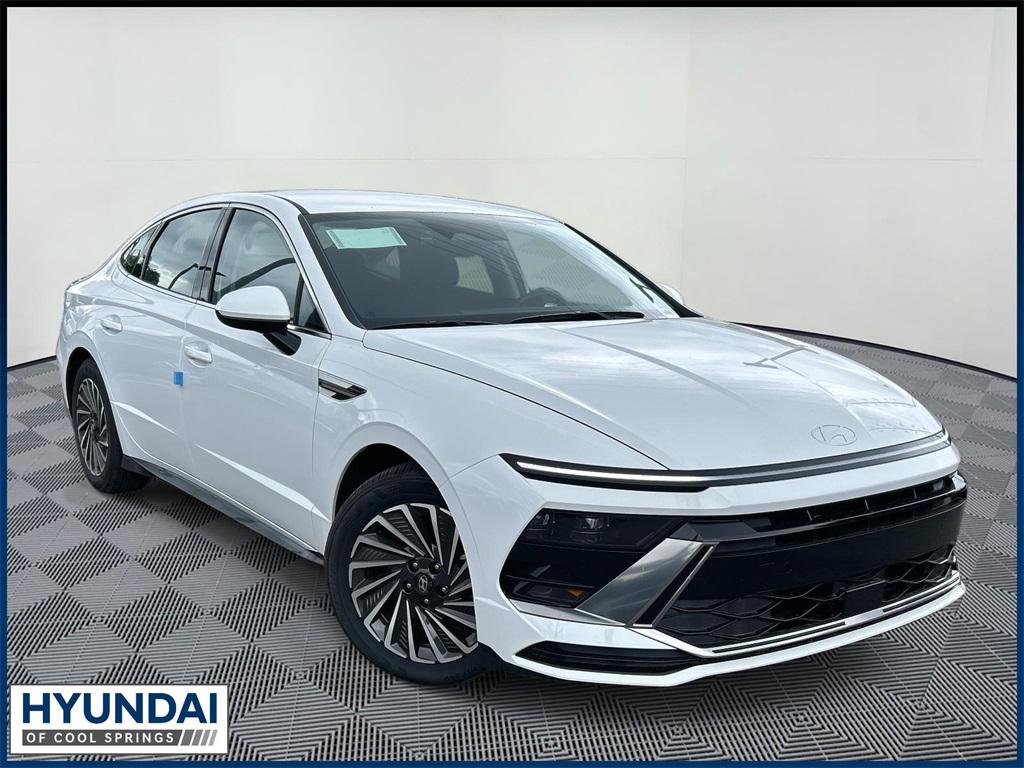 2025 Hyundai Sonata Hybrid SEL's photo