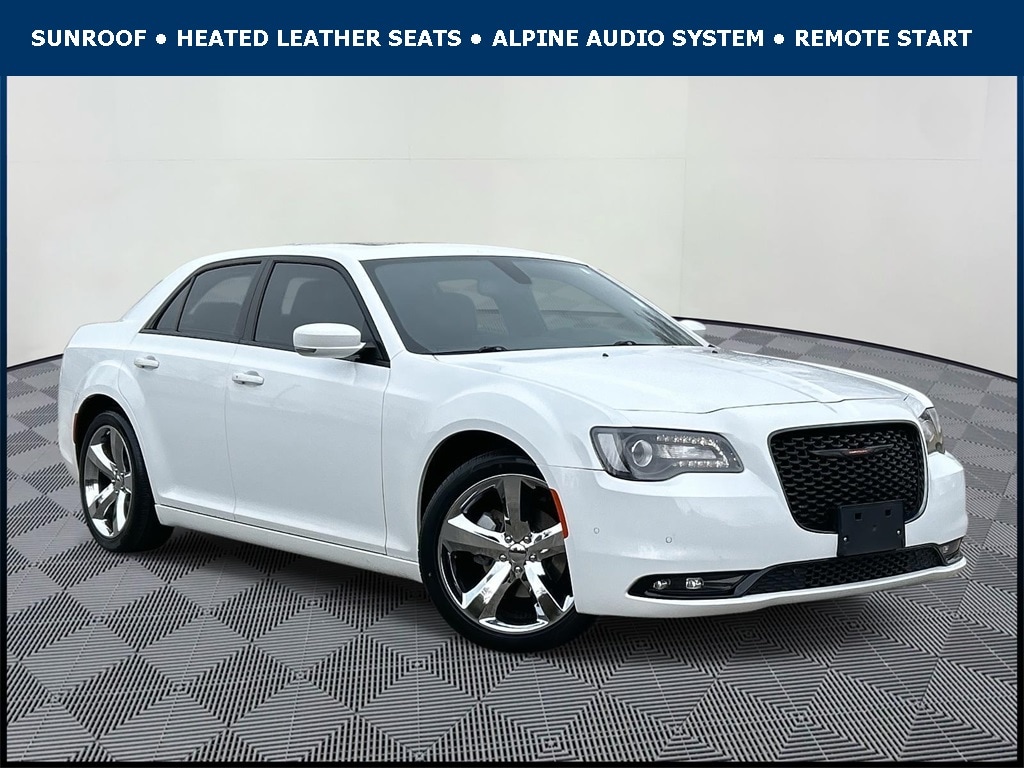 2023 Chrysler 300 S's photo