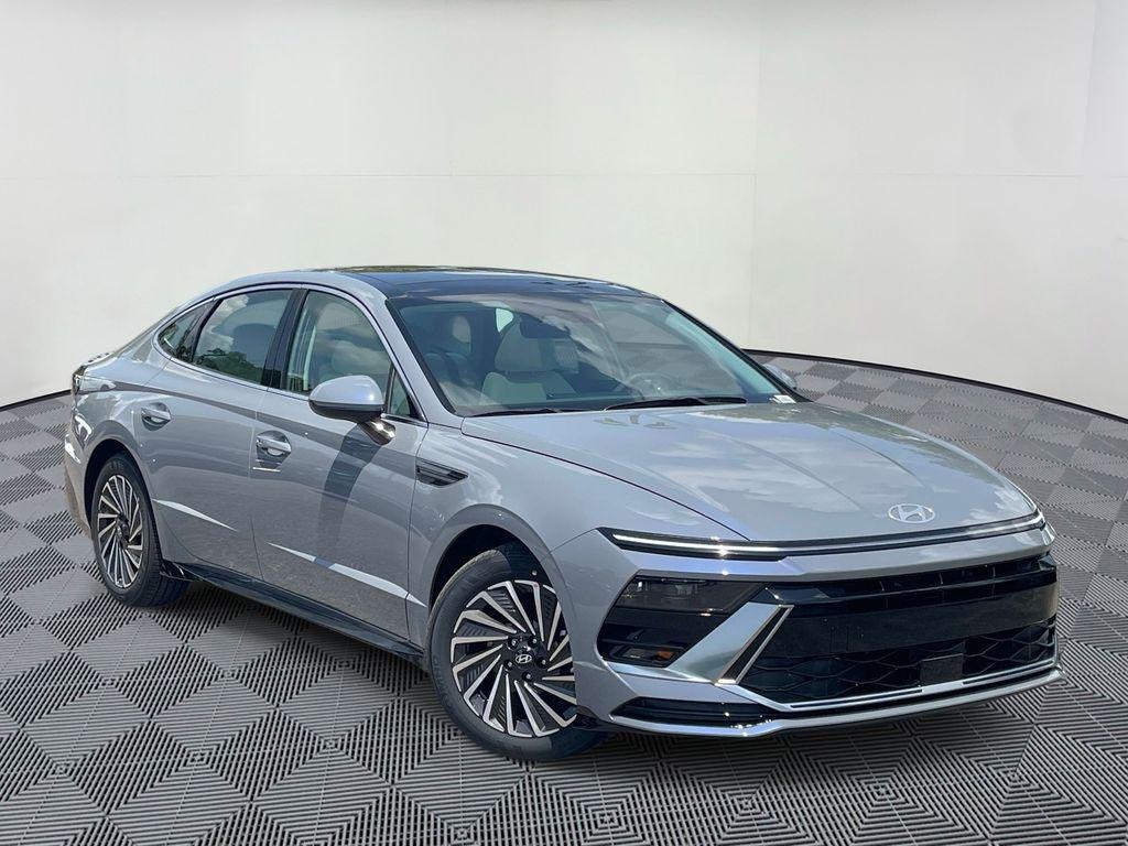 New 2026 Hyundai Sonata Hybrid SEL Sedan