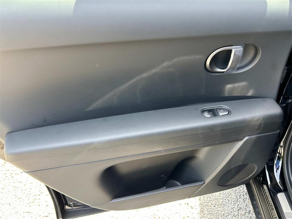 2025 Hyundai IONIQ 5 SEL - Photo 21