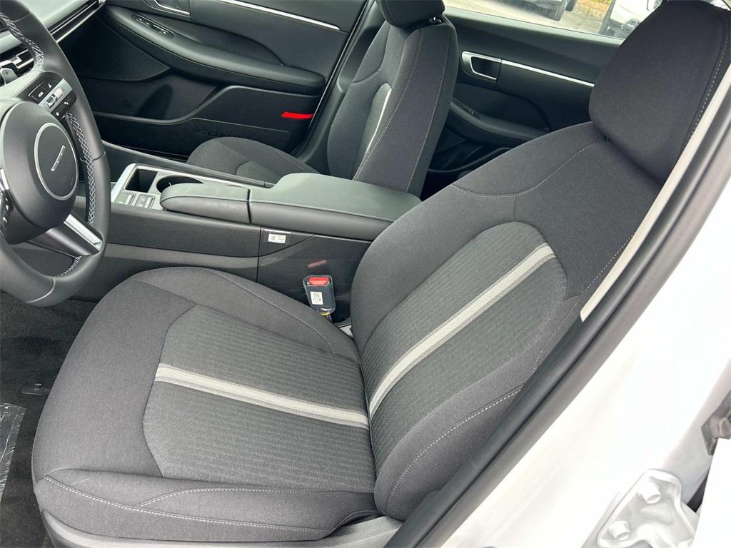 2025 Hyundai Sonata Hybrid SEL - Photo 14