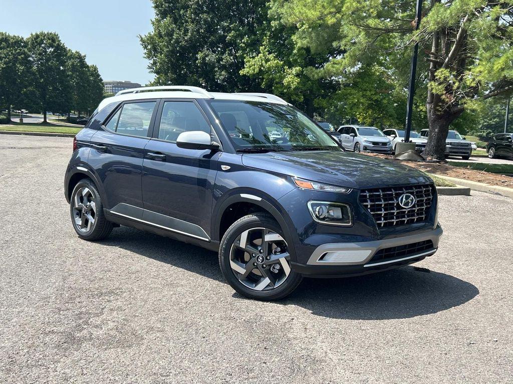 New 2026 Hyundai Venue SEL w/Two-Tone Roof