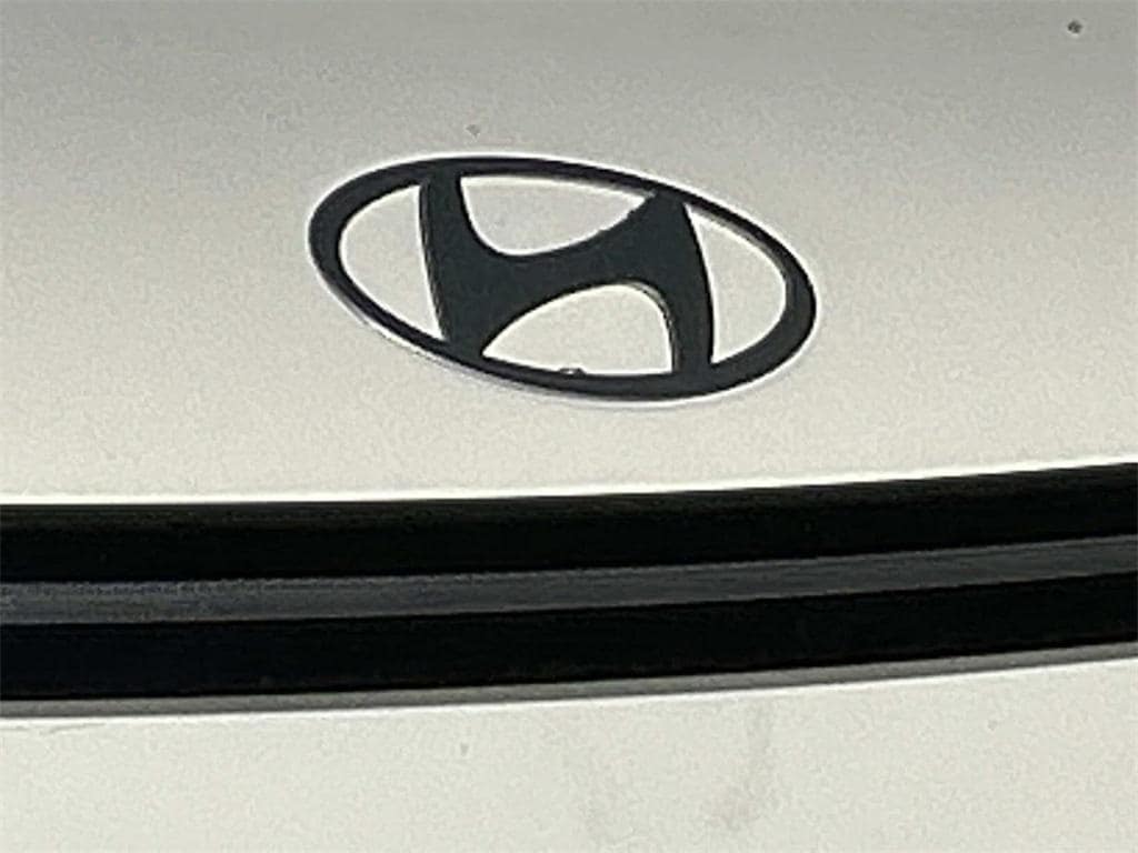 2026 Hyundai Kona SEL Premium - Photo 10
