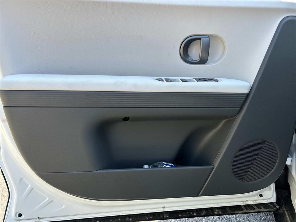 2025 Hyundai IONIQ 5 SEL - Photo 16