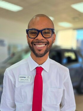 Staff member QUINCY NEVILS from ID_4dc74903dfcc