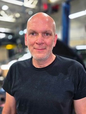 Staff member BOBBY GROVES from ID_766b6bc760be