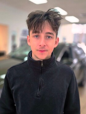 Staff member JACKSON MURRAY from ID_4dc74903dfcc