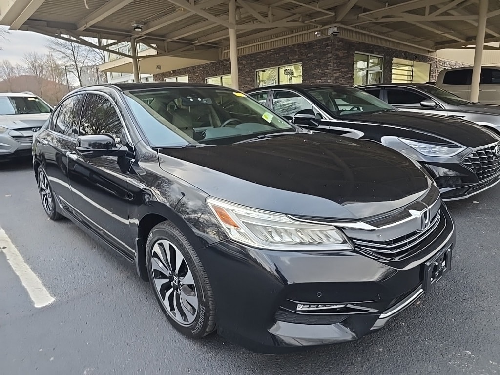 2017 Honda Accord Hybrid Touring's photo