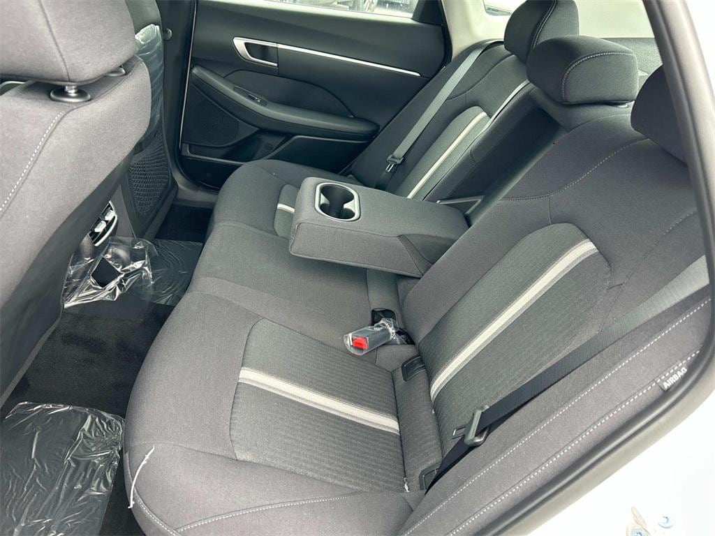 2025 Hyundai Sonata Hybrid SEL - Photo 19