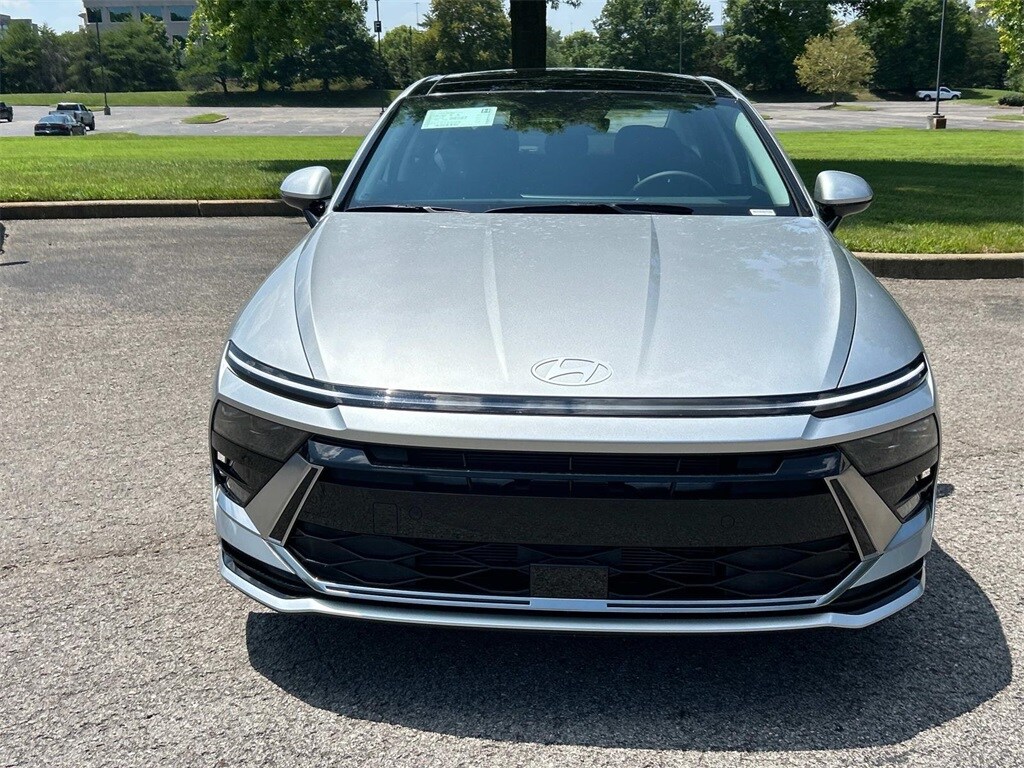 2025 Hyundai Sonata SEL Convenience photo 2