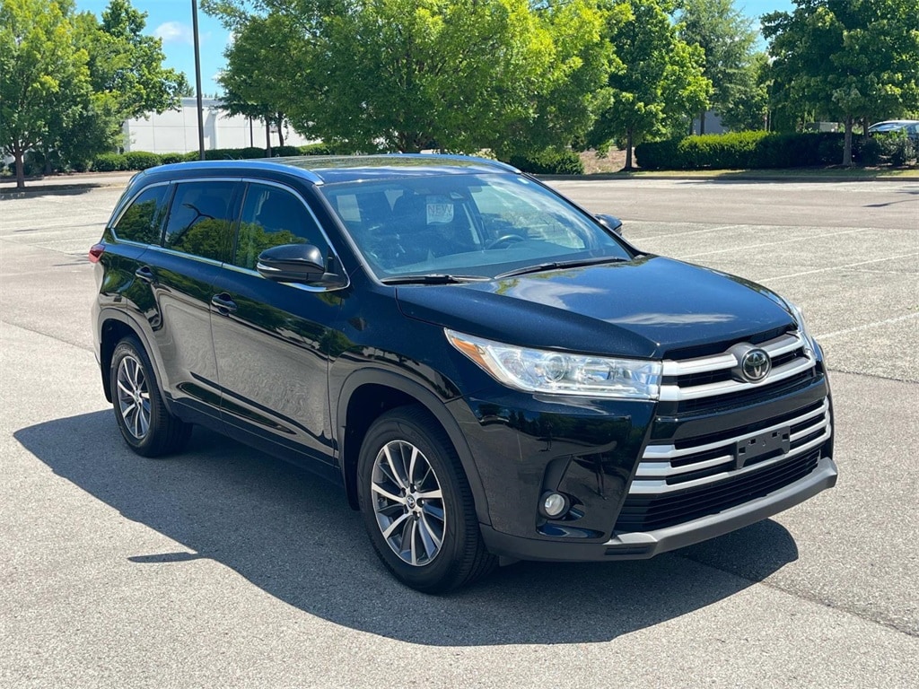 Used 2017 Toyota Highlander XLE with VIN 5TDJZRFH4HS429212 for sale in Franklin, TN