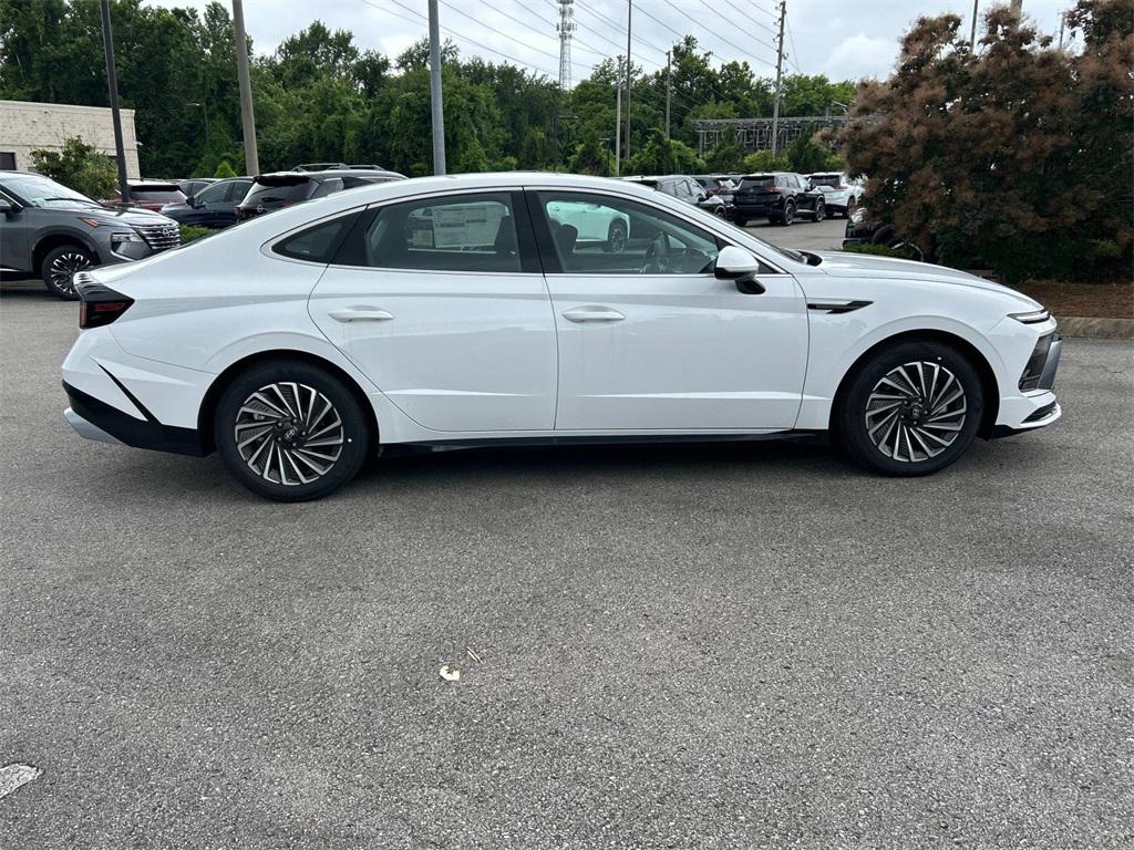 2025 Hyundai Sonata Hybrid SEL - Photo 8