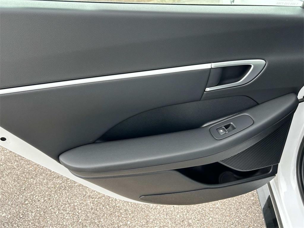 2025 Hyundai Sonata Hybrid SEL - Photo 20
