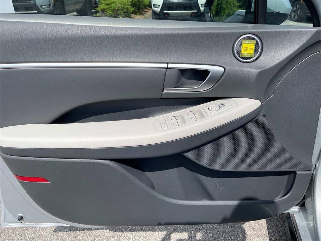 2025 Hyundai Sonata Hybrid SEL - Photo 17