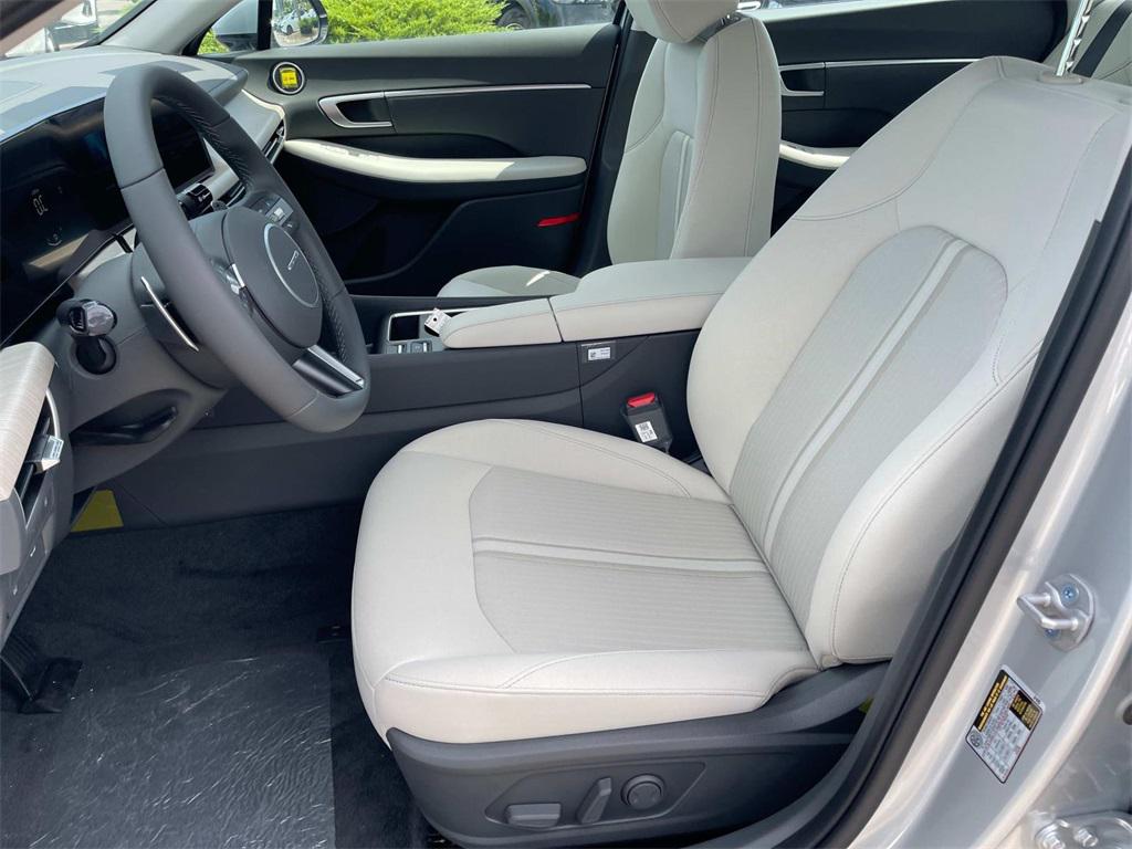 2025 Hyundai Sonata Hybrid SEL - Photo 15