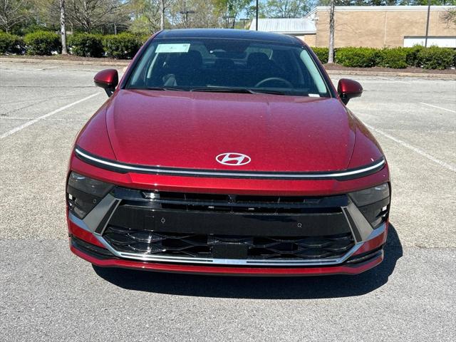 2025 Hyundai Sonata Hybrid Limited photo 2