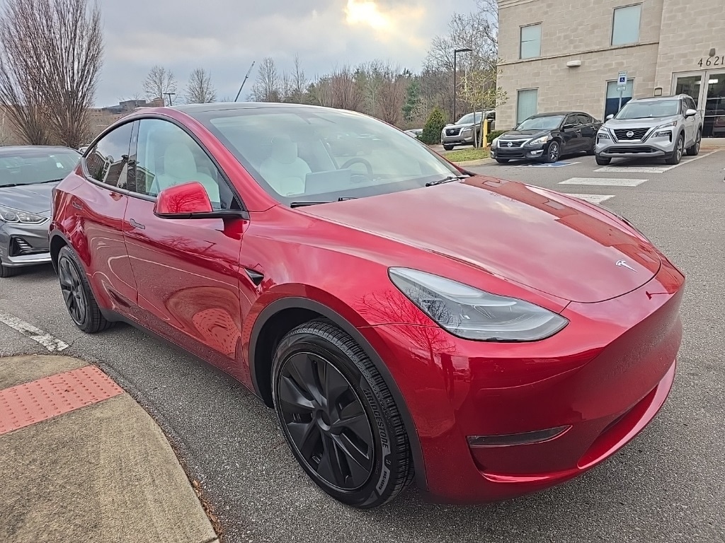 2024 Tesla Model Y Long Range's photo