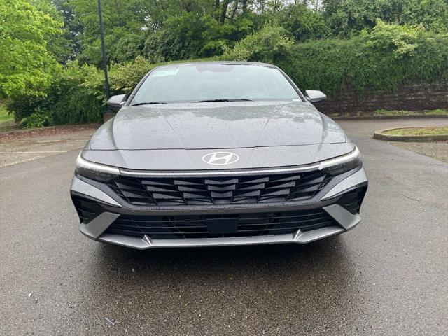 2025 Hyundai Elantra Hybrid Limited photo 2