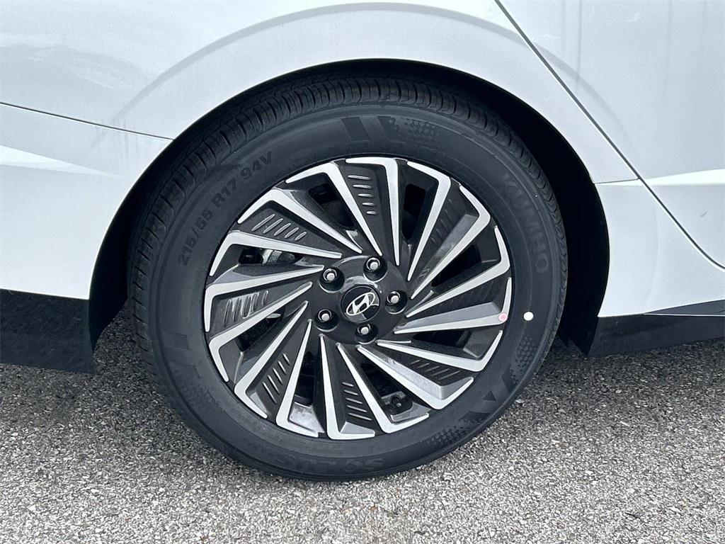 2025 Hyundai Sonata Hybrid SEL - Photo 11