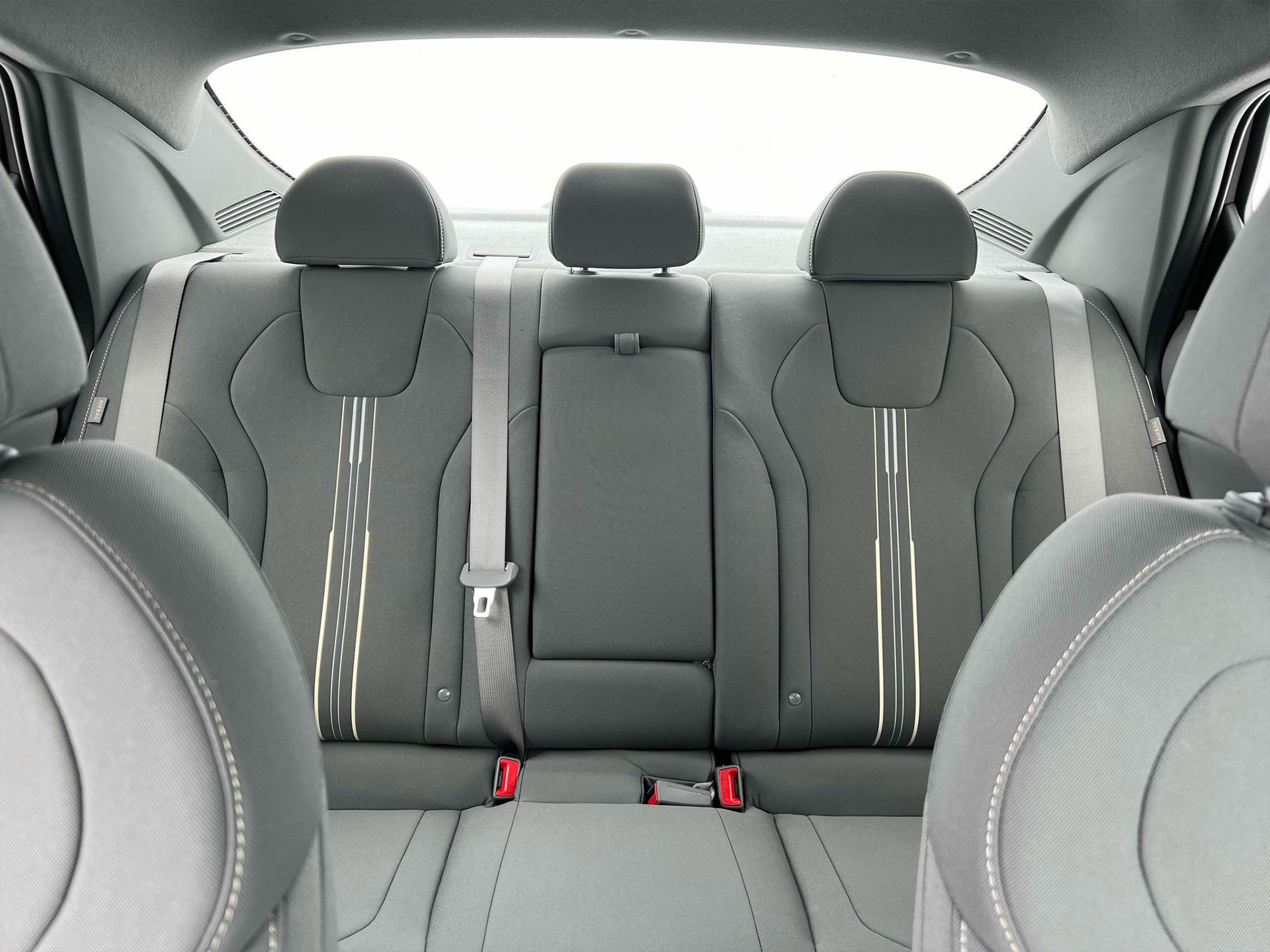 2024 Hyundai Elantra SEL - Photo 16