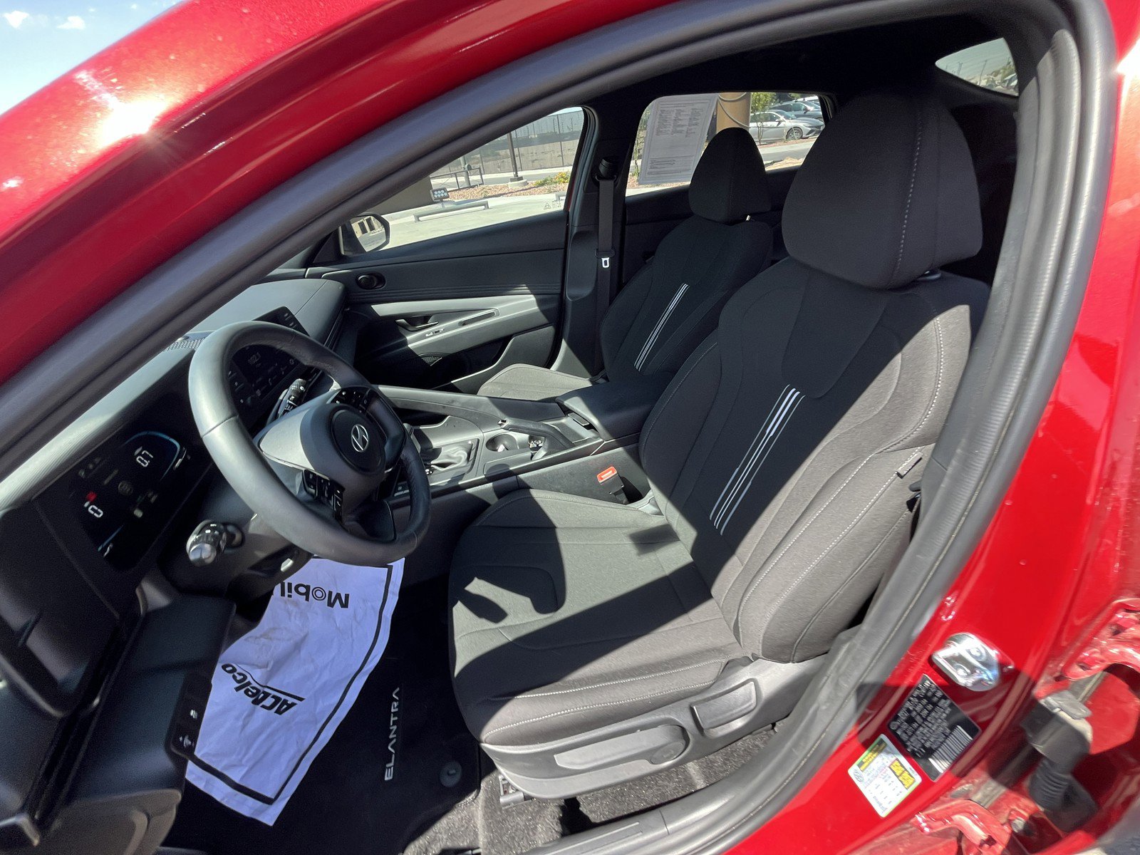 2025 Hyundai Elantra SEL - Photo 10
