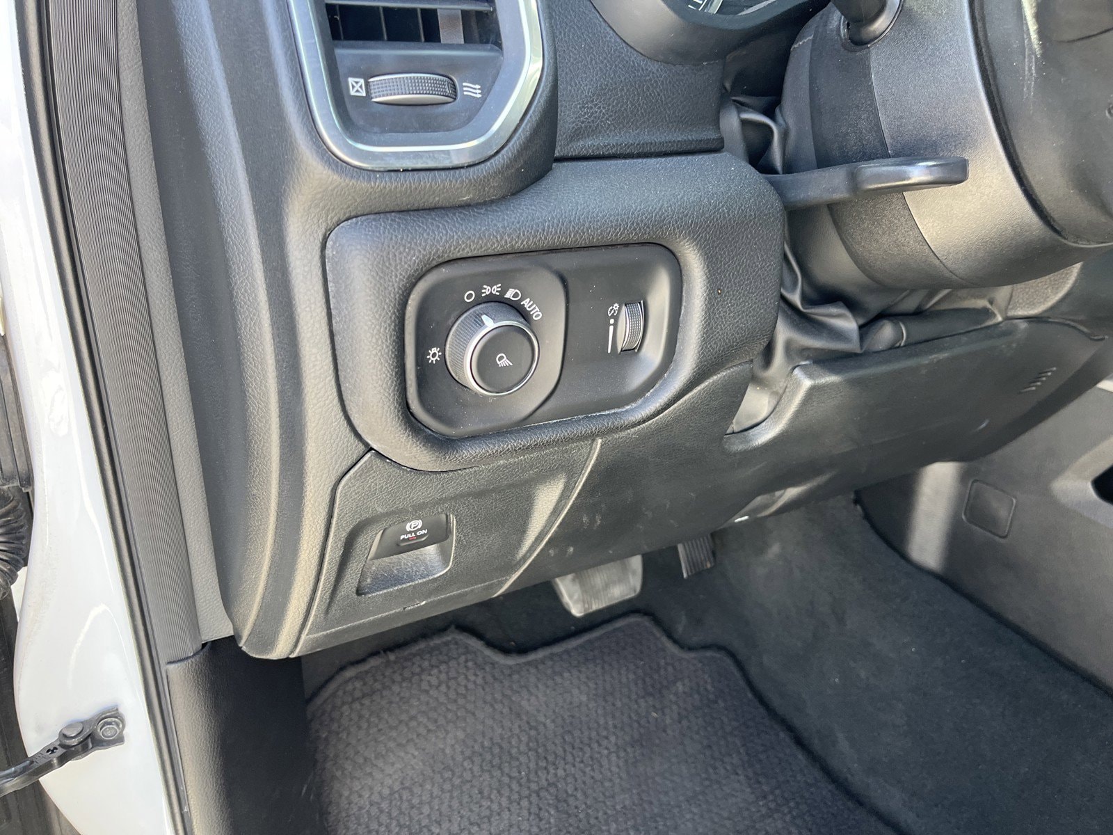 2024 RAM Ram 1500 Pickup Laramie - Photo 13
