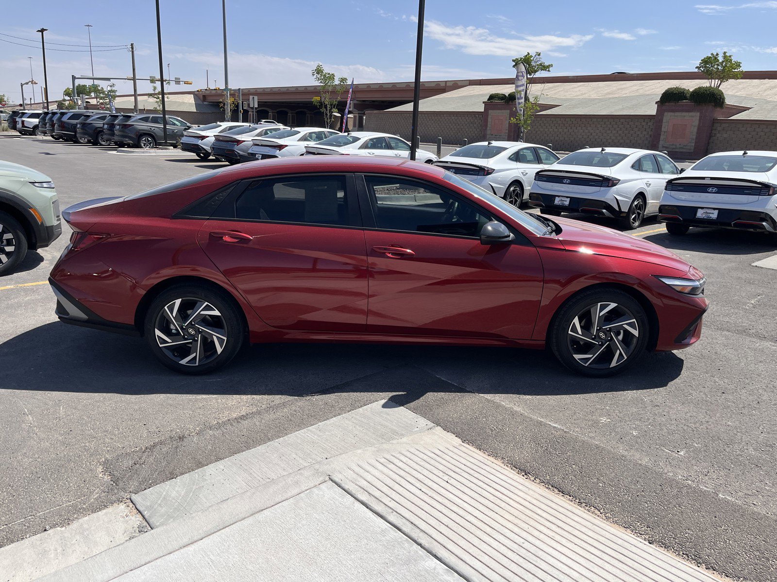 2025 Hyundai Elantra SEL - Photo 9