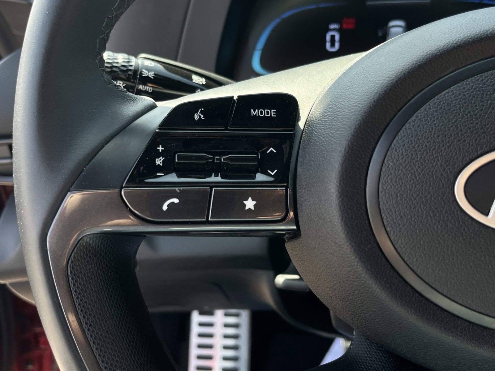 2025 Hyundai Elantra SEL - Photo 16