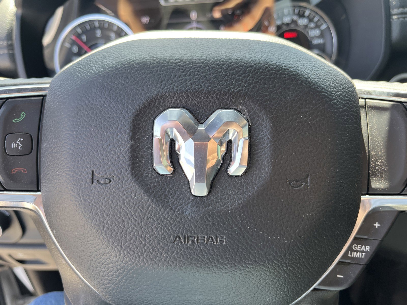2024 RAM Ram 1500 Pickup Laramie - Photo 17