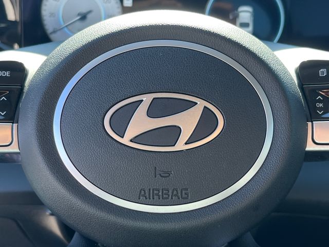 2025 Hyundai Elantra SEL - Photo 17