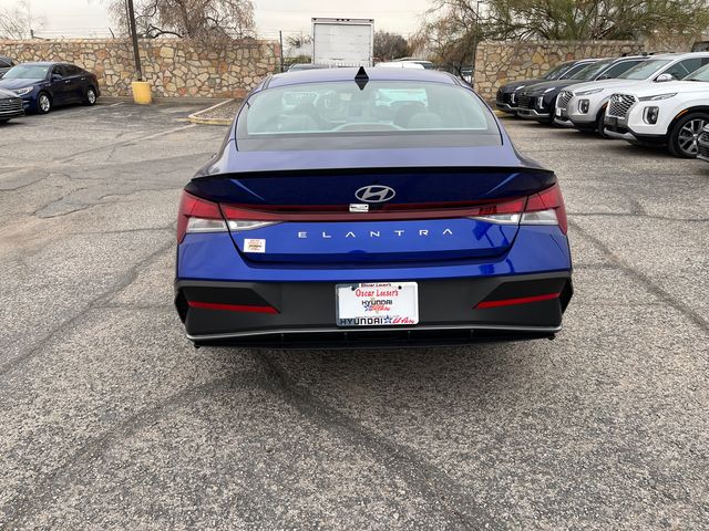 2025 Hyundai Elantra SEL - Photo 7