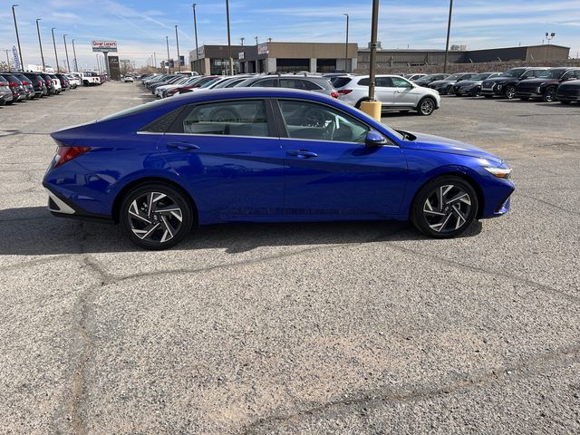 2025 Hyundai Elantra SEL - Photo 9