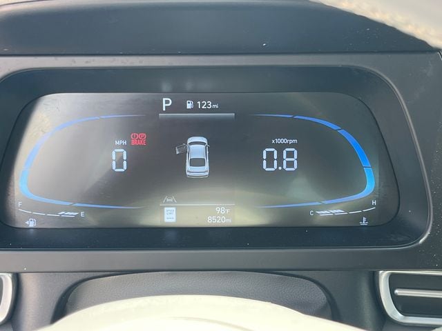 2025 Hyundai Elantra SEL - Photo 14