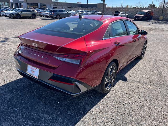 2025 Hyundai Elantra SEL - Photo 8