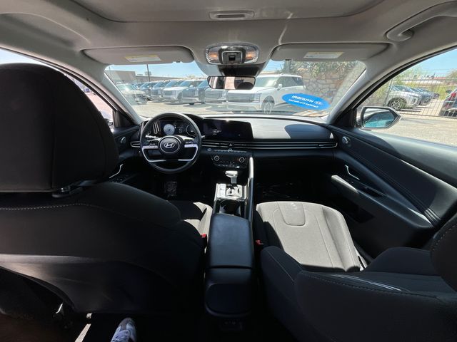 2025 Hyundai Elantra SEL - Photo 25
