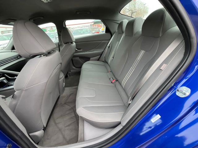 2025 Hyundai Elantra SEL - Photo 24