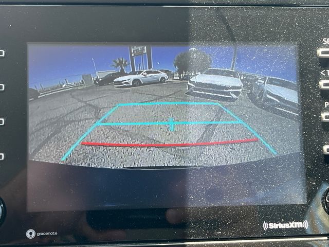 2022 Toyota Prius L Eco - Photo 22
