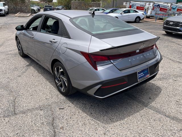 2025 Hyundai Elantra SEL - Photo 6