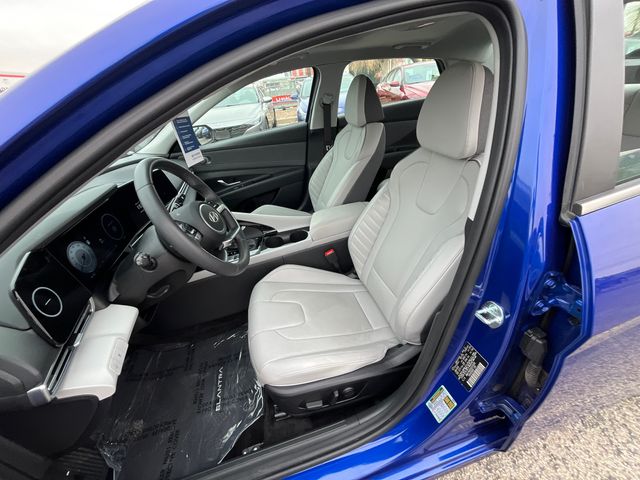 2025 Hyundai Elantra SEL - Photo 10