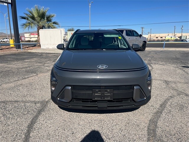 2025 Hyundai Kona SEL photo 2