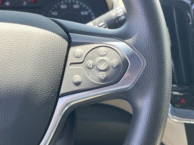 2023 Chevrolet Traverse LS - Photo 18
