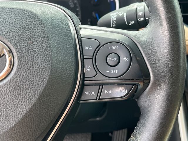 2022 Toyota RAV4 Limited - Photo 18