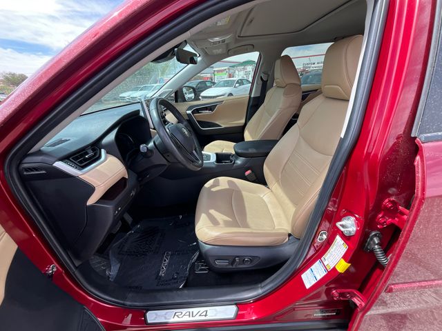 2022 Toyota RAV4 Limited - Photo 10