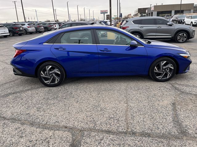 2025 Hyundai Elantra SEL - Photo 9