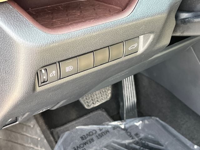 2022 Toyota RAV4 Limited - Photo 13