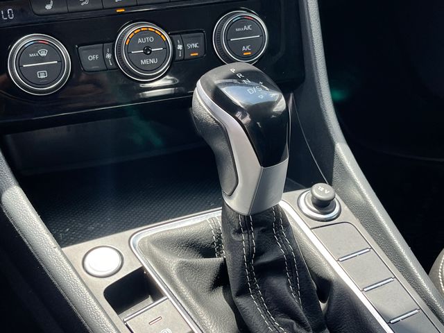 2023 Volkswagen Jetta SE - Photo 21